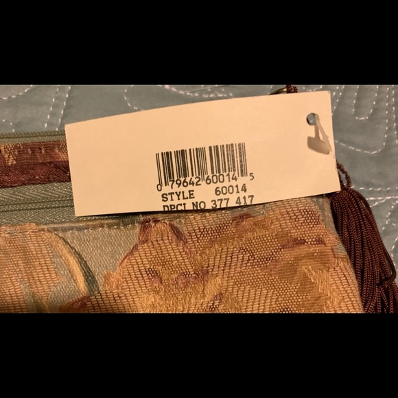 Lowest Price New WT Small make up bag. Made of tapestry material. - Picture 3 of 6